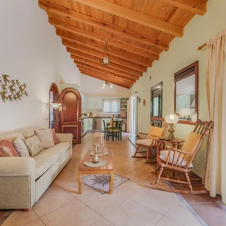 Апарт-отель Archontiko Loukis