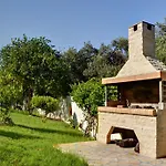 Archontiko Loukis Apart Otel Pentátion
