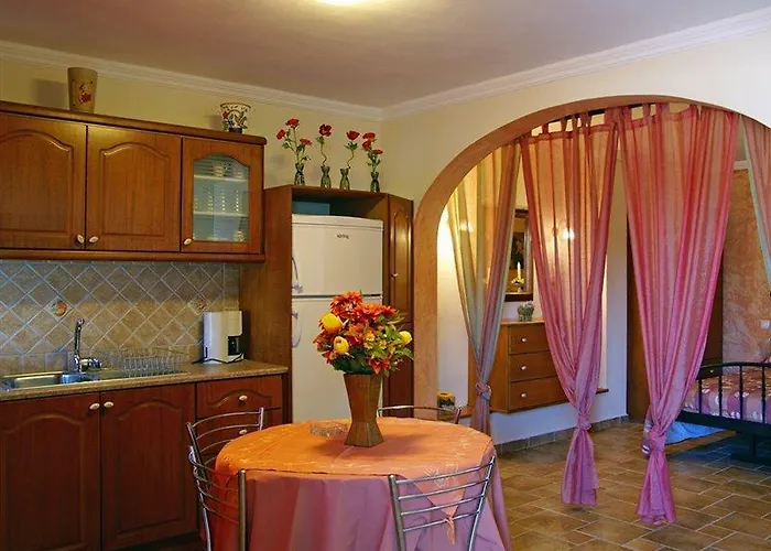 Archontiko Loukis Lägenhetshotell Pentátion